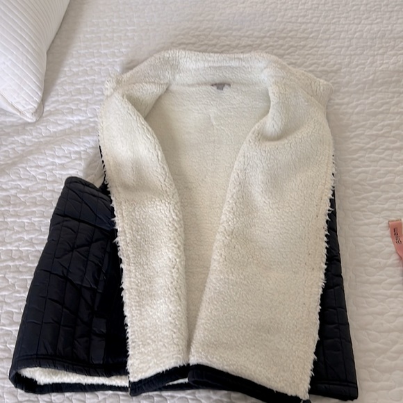 Talbots Navy vest - Picture 9 of 9